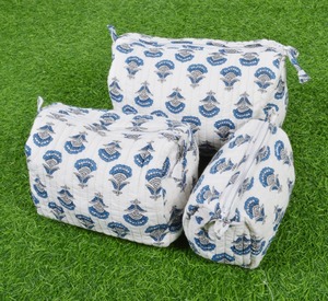 Juego de 3 estuches de algodón florales hechos a mano indios para bolsos Diseño acolchado ecológico de gran capacidad para almacenamiento de maquillaje de viaje - Product Image 4