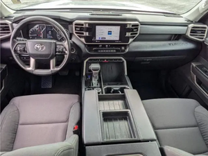 SUV d'occasion 2024 Ultra-Luxe Type Couronne Automatique 7 Places avec Toit Panoramique en Excellent État - Product Image 3