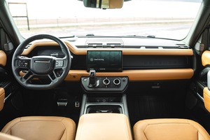 Land Rover Defender 110 V8 Supercharged V 2024 Usado en Buenas Condiciones - Product Image 3