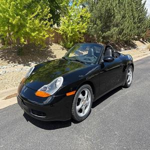 Porsche Boxster Base 1999 con Caja de Cambios Automática, Interior de Cuero Oscuro, Volante a la Derecha, Neumáticos R16, Cámara Trasera - Product Image 1