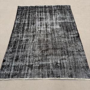 Alfombra de 6.3x8.6 pies, Alfombra Vintage, Alfombra Turca de Lana Negra con Diseño de Puntos - Product Image 1