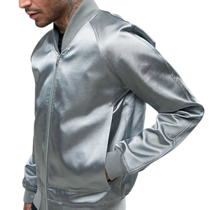Chaqueta universitaria de satén estilo béisbol para hombre, ropa de calle con botón a presión, acabado elegante y ligero, cuello levantado directo de fábrica OEM - Product Image 3