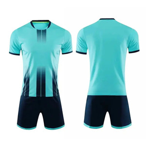 Nouvel arrivage d'uniformes de football pour hommes de la meilleure qualité avec conception personnalisée à vendre uniformes de football avec logo d'impression gratuite d'entraînement - Product Image 3