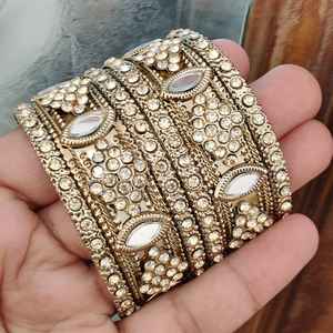 Hermoso diseñador de calidad superior Trending 2 Kade 4 brazaletes Combo Pack para mujeres perfecto para ocasiones festivas y ropa de fiesta - Product Image 6