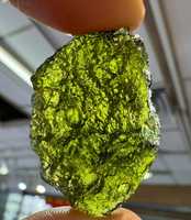 Moldavite brute de qualité supérieure, couleur naturelle verte, avec jeu de couleurs, pour bijoux de mariage, taille libre
