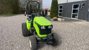 Livraison gratuite, mini tracteur agricole à roues |   26HP 3 cylindres Diesel |   4x4 |   6F/2R |   Poids avant |   Kat. 1 |   Revêtement en gazon - Product Image 5