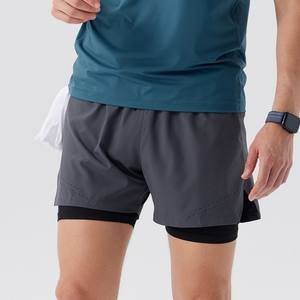 กางเกงขาสั้นกีฬาแบบ2 in 1แห้งเร็วสำหรับผู้ชายกางเกงขาสั้นสำหรับวิ่งมาราธอนมีโลโก้ตามสั่งกางเกงออกกำลังกายแบบหลวมระบายอากาศได้ดีจัดส่งเร็ว - Product Image 2