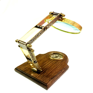 Lupa rústica de metal oscuro con mango y soporte de madera, estilo industrial o antiguo, disponible a precios mayoristas. - Product Image 2