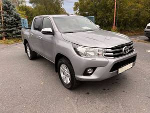 Toyota Hilux 2018, Versión GCC, Automática, Volante a la Izquierda, Tracción en las Cuatro Ruedas, Asientos de Cuero Claro, Control de Crucero Adaptativo, Emisiones Euro 6, Neumáticos R20, Auto Usado - Product Image 3