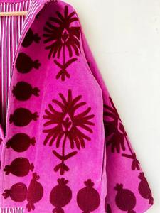 Veste en velours brodée Suzani faite à la main, veste Suzani, veste d'hiver, manteau pour femme, tissu TNT, veste Suzani, cadeau pour elle - Product Image 4