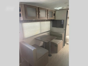 NUEVA MEJOR AUTOCARAVANA AMBIENCIOSA F-O-R-E-S-T RV R-I-V-E-R R-POD 192 MODELO 2020 DE ALTO RENDIMIENTO DISPONIBLE PARA LA VENTA - Product Image 4