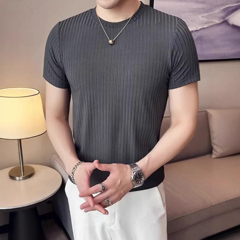 สีเทาเข้ม