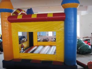 Castillos Inflables Coloridos para Fiestas al Aire Libre en Alquiler - Product Image 4