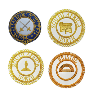 Nouveaux insignes maçonniques Regalia Badges de tablier de lingot d'or de broderie sur mesure - Product Image 1