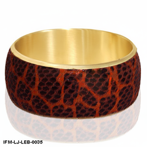 Brazalete de Latón con Incrustaciones de Cuero Hecho a Mano, Envoltura de Cuero Genuino, Tono Dorado, Brazalete de Diseño, Joyería con Estampado Animal Texturizado para Mujer - Product Image 1