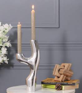Candelabro de Metal de Diseño Clásico de 2 Brazos para Decoración de Hogar y Bodas en Tamaño Personalizado, Ecológico y Duradero - Product Image 1