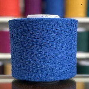 BHARAT TEX EXPORT BTE 100% fil de coton recyclé cardé OE pour le tricotage et le tissage de motifs bruts - Product Image 1