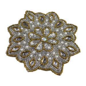 Mantel Individual con cuentas doradas de forma Floral, lo mejor para decoración de mesa, decoración del hogar, posavasos, diseño con cuentas y forma - Product Image 3