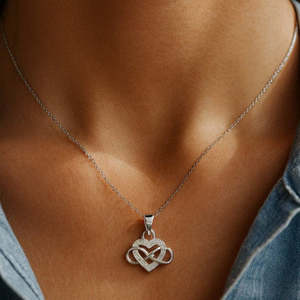 Pendentif infini en platine Hallmark avec diamant et zircon, serti en or rose rhodié, chaîne à maillons en forme de cœur - Product Image 1