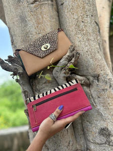 Véritable fait à la main recyclé imprimé Animal fourrure cuir femmes pochette élégant trapu arc-en-ciel couleur multi-usage sac à main ATM porte-carte portefeuilles - Product Image 5