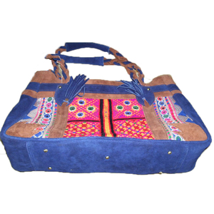 Sac ethnique en miroir avec broderie traditionnelle de fil indien pour un look ethnique et décontracté glamour - Product Image 1