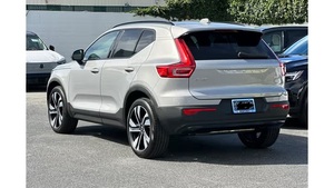 Volvo XC40 Ultimate Dark Theme AWD 2024, Seminuevo, en Excelentes Condiciones - Product Image 3