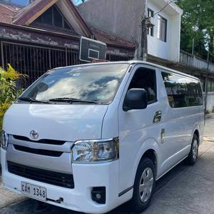 Toyota Hiace Commuter 3.0D Manual Usada en Perfecto Estado, Año 2018 - Product Image 1