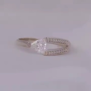 แหวนหมั้นแยกก้านเดี่ยวแบบตัดเป็นชิ้นเล็กๆเพชรที่ปลูกในห้องแล็บขนาด10K/14K/ 18K สำหรับการหมั้น - Product Image 1