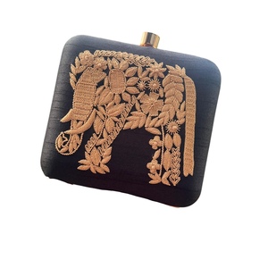 Bolso de Mano Casual con Cuentas para Mujer 2025, Bolso con Cierre Abierto y Decoración de Lentejuelas para Exportación - Product Image 1