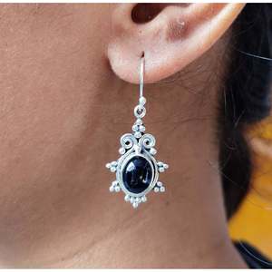 Pendientes Colgantes Boho Hechos a Mano con Piedras Preciosas, Ónix Negro y Zafiro, Plata de Ley, Regalo Perfecto para Cumpleaños, Aniversario o Navidad para Ella - Product Image 4