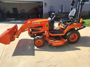 Tracteur Kubota NEUF à vendre avec moteur puissant, rendement énergétique et accessoires polyvalents MEILLEUR PRIX DE GROS - Product Image 5