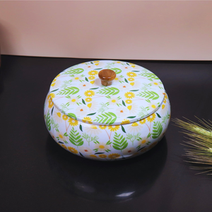 Casserole ronde en bois artistique avec impression en émail pour table à manger élégante Tradebyd - Product Image 1