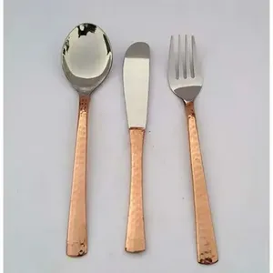 Ensemble de couverts au design attrayant en acier inoxydable avec finition dorée élégante, parfait pour la maison et la vaisselle de mariage - Product Image 3