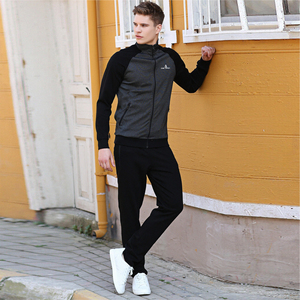 Tenue de sport personnalisée en coton polyester Tenue de jogging d'entraînement Survêtements imprimés pour la course à pied Ensemble de 2 pièces - Product Image 1