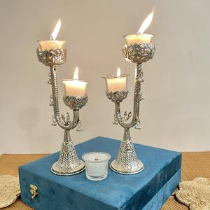 เชิงเทียนแกะสลักชุบเงินพร้อมเทียนแก้ว (คู่) - Product Image 1