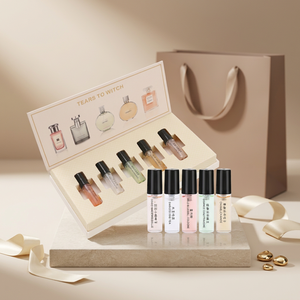 Free Sample Paper Packaging Luxury Party Gift Handle Bag for Min <b>Bottle</b> Gift <b>Mini</b> Perfume <b>Spray</b> <b>Bottle</b> - Product Image 1