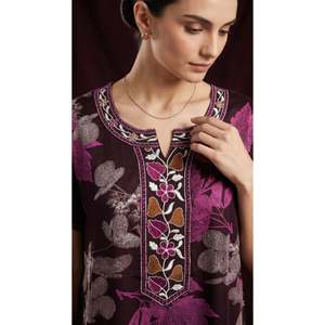 Chemise de nuit maxi élégante brodée pour femmes avec poche latérale, tissu doux et respirant, confortable - Product Image 2