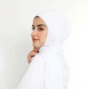 Premium Graceful Off-White Georgette Islámico Kaftan Bordado intrincado Hijab con protección UV Modesto Ropa transpirable Tradicional - Product Image 5