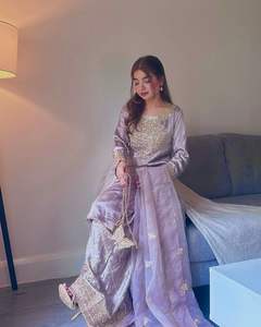 Élégant ensemble Kurti fantaisie 3 pièces avec beau palazzo et attrayant Dupatta parfait pour une tenue de fête décontractée et de fête - Product Image 3