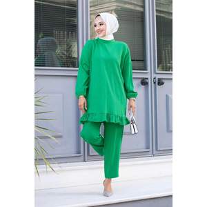 Ensemble 2 pièces hijab en crêpe vert pour femme - Product Image 1