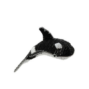 Venta al por mayor hermosa moda Orca broche #007665957387 mejor calidad nuevo diseño lingotes broches de alambre tela bordada con cuentas - Product Image 1