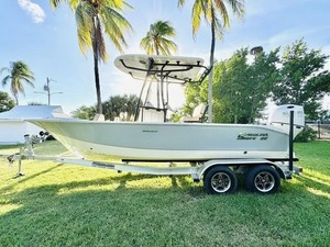 Carolina Skiff 22/24/26 Ultra Elite Compact Luxury Coastal Ready alimenté par 200 HP avec remorque gratuite DEAL exclusif Essai gratuit - Product Image 4