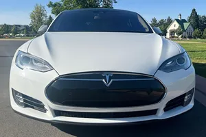 Pristine clean 2015 Tesla Model S 85D - Product Image 3