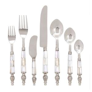 Ensemble de 5 couverts en acier miroir avec poignées blanches écologiques Couverts de luxe au design américain pour les repas Occasions spéciales - Product Image 2