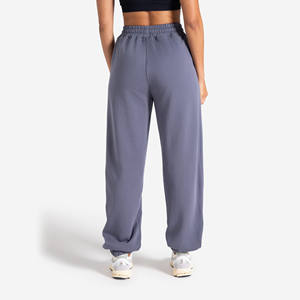 2025 Venta caliente personalizado Slim Fit Training Joggers Heavyweight SweatSuit para mujeres activas Tallas grandes Joggers femeninos SweatSuit - Product Image 5