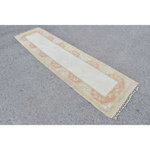 Tapis turc vintage 2,6 x 10 pieds, tapis de couloir, tapis en laine rayé blanc et marron - Product Image 1