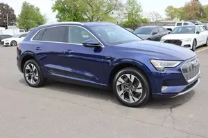 Audi e-tron 2023 impecablemente limpio - Product Image 4