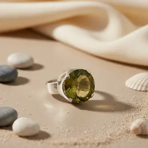 แหวนเงินแท้ 925 สำหรับผู้หญิง ดีไซน์เรขาคณิต ประดับพลอยเพอริดอตเจียระไน ชุบทองคำขาว 18K โรสโกลด์  เครื่องประดับแฟชั่นสุดหรู เหมาะสำหรับเป็นของขวัญ - Product Image 2