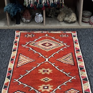 Tapis turc vintage traditionnel 2,5x12,1 pieds, tapis en laine écologique avec envers en latex, design patchwork Herki orange - Product Image 4