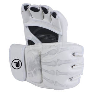 Guantes MMA personalizados de cuero impermeable hechos en Pakistán con logotipo personalizado para Artes Marciales al aire libre y boxeo - Product Image 2